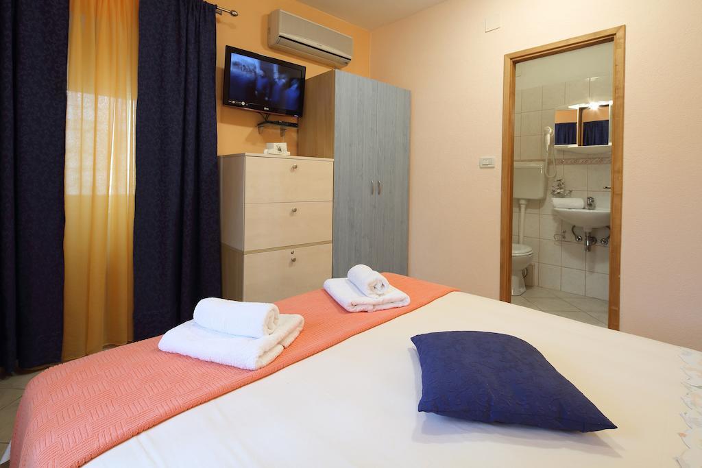 La Familia Apartments Makarska Exterior foto